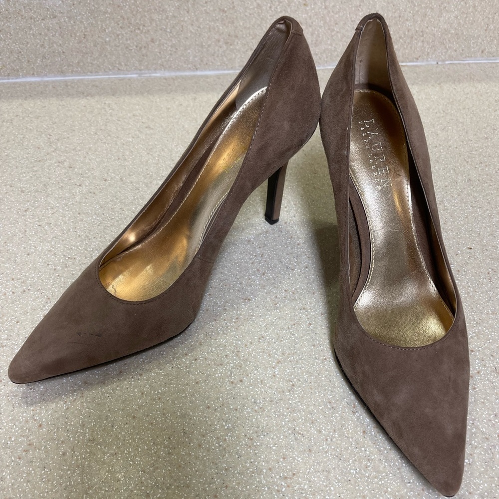 Lauren Ralph Lauren suede taupe pumps